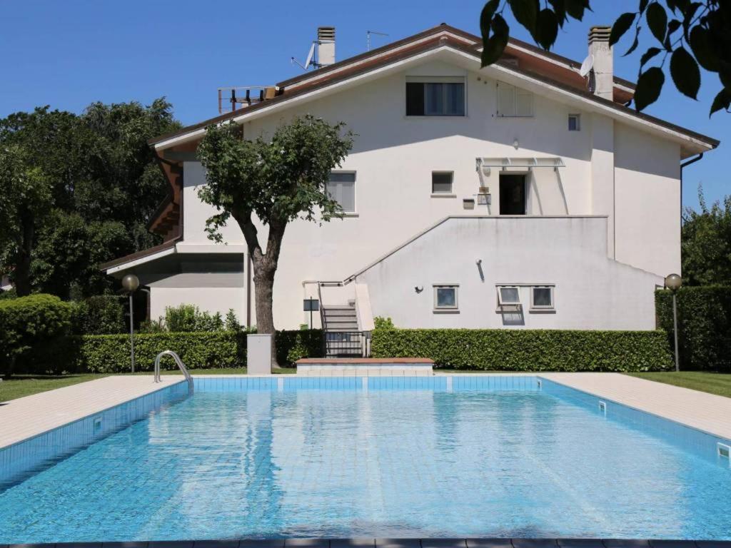 Apartamento Vega Bilocale Con Piscina E Terrazza Caorle Exterior foto