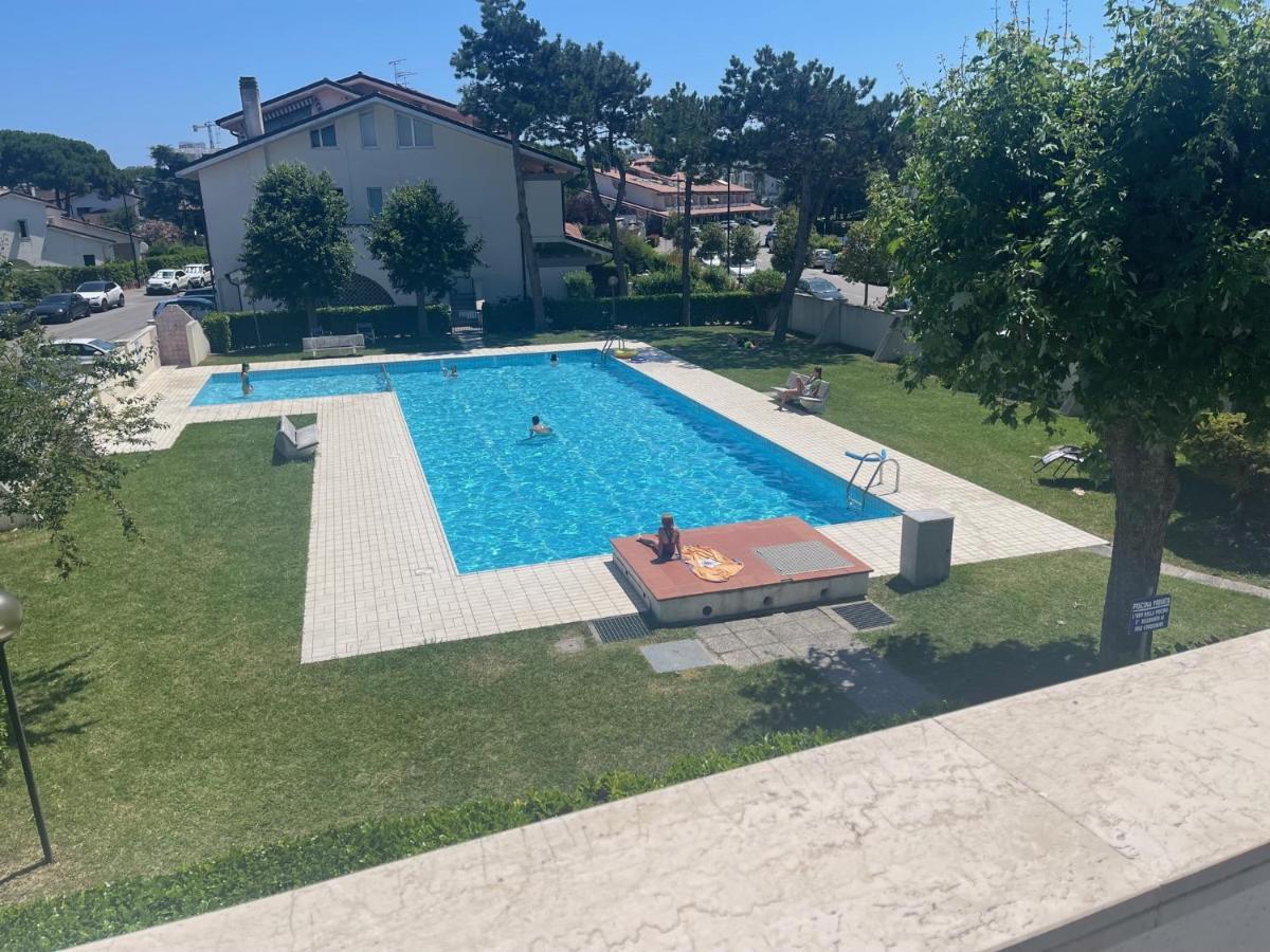 Apartamento Vega Bilocale Con Piscina E Terrazza Caorle Exterior foto